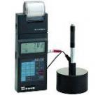 里氏硬度計(jì)具有測(cè)試精度高、體積小、操作容易、攜帶方便，測(cè)量范圍寬的特點(diǎn)。它可將測(cè)得的HL值自動(dòng)轉(zhuǎn)換成布氏、洛氏、維氏、肖氏等硬度值并打印記錄，它還可配置適合于各種測(cè)試場(chǎng)合的配件。