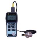 測量范圍：5.0mm～40.0mm（鑄鐵）5～300.0mm（鋼）;顯示分辨率：0.1mm;測量精度：±（1%H+0.1）mm H為被測物實際厚度;適合測量金屬、塑料、陶瓷、玻璃及其他任何;超聲波的良導體的厚度

