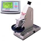 阿貝折射儀適用于衡量液體及固體樣本，例如玻璃片、塑料玻璃、塑料片與其它固態(tài)膠卷。
