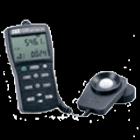  TES-1339專業(yè)級(jí)照度計(jì).0.01Lux 分辨率 / 999,9 位數(shù)讀值 ,均值測(cè)量 / 照度積分測(cè)量,發(fā)強(qiáng)度測(cè)量,扣除雜散光之光源照度測(cè)量,間設(shè)定自動(dòng)鎖定測(cè)量,特之資料記錄及讀值功能(50組),4 位數(shù)雙顯示 LCD,明視函數(shù)光譜反應(yīng) ≦ 6%,測(cè)量范圍自 0.01Lux 至 999900 Lux 、 0.001fc 至 99990 fc ，計(jì) 5 檔自動(dòng)換檔 