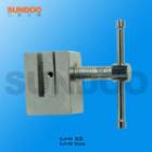 SJJ-12實驗夾具 ,適用范圍：膠帶、PCB、粘著膠帶等材料的剝離力測試。 最大負(fù)荷：500N
 
