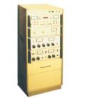 SB861型精密交直流電源 由YS106B型單相程控工頻功率電源，YJ85型高穩(wěn)定度直流穩(wěn)壓源，YJ86型高穩(wěn)定度直流穩(wěn)流源和機(jī)柜組成組合抽屜式。