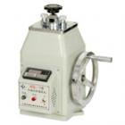 XQ-1型金相試樣鑲嵌機(jī)是對微小或不規(guī)則形狀和不易手拿的試樣，用熱固性塑料先進(jìn)行鑲嵌成形，也是磨拋工作必不可少的前道工序。本機(jī)系機(jī)械式鑲嵌機(jī)，加熱溫度由數(shù)字溫度儀控制，試樣壓制規(guī)格：Φ22、Φ30、Φ45×15mm.加熱器規(guī)格：650W 220V 50Hz