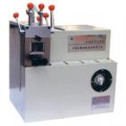 QG-3A型試樣切割機(jī)是用于切割一般金相、巖相試樣材料，機(jī)內(nèi)設(shè)有冷卻通道及開關(guān)在切割時(shí)可通入配置好的冷卻液來帶走在切割中所產(chǎn)生的熱量，避免試樣過熱而燒傷組織。最大切割寬度：60mm
最大切割高度：80mm.最大切割面直徑：Φ50mm.砂輪片規(guī)格：250×2.0×32mm.電動(dòng)機(jī)：y90L-2 2.2kw
