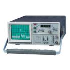 掃頻式超外差頻譜分析儀采用電掃描在頻率范圍內(nèi)調(diào)諧，其頻譜的頻率分量隨著時(shí)間依次采樣出來。所以，掃描調(diào)諧頻譜分析儀可以顯示周期信號(hào)和隨機(jī)信號(hào)。

AT5010B頻譜分析儀頻率超出1GHz(0.15~1050MHz)有粗調(diào)和細(xì)調(diào)調(diào)節(jié)中心頻率，加上100KHz／格~100MHz/格掃頻寬度選擇，組成簡易的頻域測量。一個(gè)6寸CRT,8×10分格內(nèi)刻度LED顯示可選為中心頻率或標(biāo)記頻率讀數(shù)。
