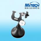 PHR-4-2小型洛氏硬度計的功能特點：
﹡ 小型，輕便，價廉，可以象千分尺一樣使用。
﹡ 與臺式機相同的試驗原理和精度，符合標準GB/T230、ISO6508和ASTM
    E110。經中國計量院檢測，誤差小于1.5HR。
﹡ 由主機和支承座組成，可以在桌面上使用或攜帶到車間現場使用。
﹡ 可測試許多臺式硬度計無法測試的細、小、長及異型零件。
﹡ 可測試標準件、五金件、刀具等零件。
﹡ 可測試鋼管的內外表面硬度。
﹡ 非常適于測試支承面較小的零件。
﹡ 可溯源的標準硬度塊。
﹡ 經標準洛氏硬度計檢驗合格的壓頭。
﹡ 用于校驗試驗力的測力儀可溯源到國家副基準
