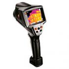 產(chǎn)品介紹：

紅外熱像儀可將人眼無法看到的紅外輻射能量轉(zhuǎn)換為電信號，并以備種不同的顏色來表示不同溫度分布的可視圖像顯示出來。這些可視的數(shù)據(jù)信號可以協(xié)助您查找溫度異常點，從而在故障未發(fā)生之前發(fā)現(xiàn)故障隱患，識別設(shè)備或系統(tǒng)的潛在問題。

testo 881，高靈敏度專業(yè)用于建筑節(jié)能檢測，可協(xié)助用戶發(fā)現(xiàn)泄漏點，節(jié)約成本消耗。
testo 881的應(yīng)用，可為您節(jié)約更多的時間，精力及成本，并且在更大程度上保證生產(chǎn)操作的安全性。

