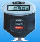 主要特點(diǎn)

u具有最大值鎖存、平均值自動(dòng)計(jì)算及欠壓報(bào)警功能

u與本機(jī)攜帶的海寶公司RS232通訊電纜連接，能與計(jì)算機(jī)進(jìn)行數(shù)據(jù)通訊

u具有自動(dòng)關(guān)機(jī)功能

u與邵氏硬度測(cè)試臺(tái)連接后能進(jìn)行更高精度的測(cè)量

u電源：3×1.55V扣式電池 4.5V交直流電源適配器

u基本配置： 1、扣式電池三節(jié) 2、選購(gòu)件：SAC-J硬度計(jì)測(cè)試架,4.5V交直流電源適配器,RS232通訊電纜