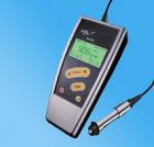  產(chǎn)品功能

HC220數(shù)字式涂層測(cè)厚儀是渦流便攜式覆層測(cè)厚儀，它能快速、無(wú)損傷、精密地進(jìn)行涂、鍍層厚度的測(cè)量。既可用于實(shí)驗(yàn)室，也可用于工程現(xiàn)場(chǎng)。本儀器能廣泛地應(yīng)用在制造業(yè)、金屬加工業(yè)、化工業(yè)、商檢等檢測(cè)領(lǐng)域。是材料保護(hù)專業(yè)必備的儀器。