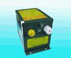 斯萊德SL-008高壓電源供應(yīng)器電壓為5.6KV，可提供2組高壓電源輸出供離子風(fēng)咀、離子銅棒、離子風(fēng)銅棒等使用，可方便的根據(jù)標(biāo)識和安裝說明進(jìn)行連接靜電消除器，斯萊德高壓電源供應(yīng)器具有短路保護(hù)功能，安全、方便。 
